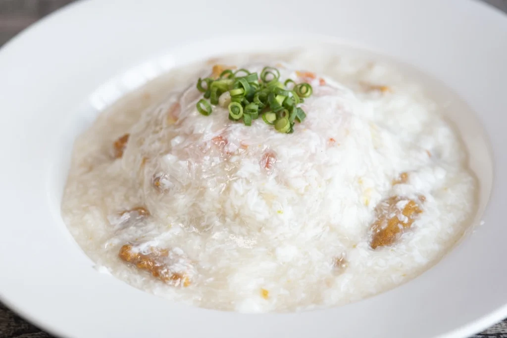 Crab Fried Rice topped with Fluffy Sea Urchin Sauce (includes soup) – 1,800 JPY