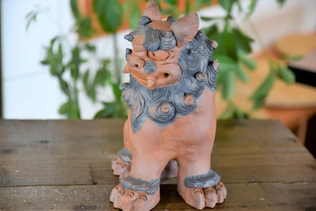 Okinawan goods such as shisa and sanshin