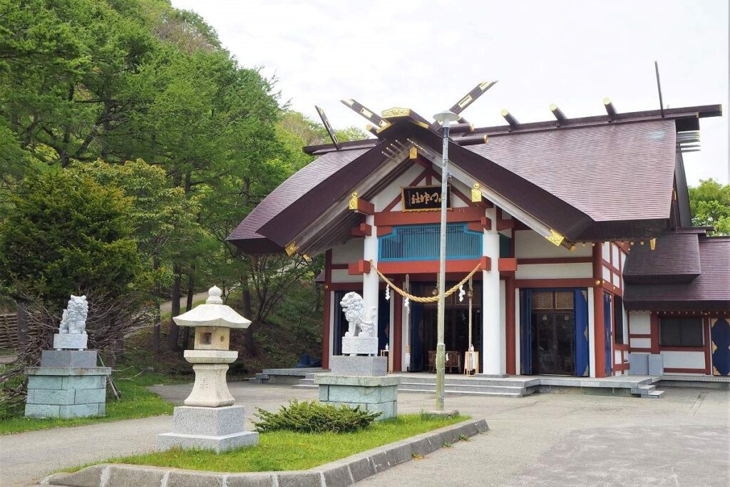 「日本最北端の神社」「稚内のパワースポット」として知られる北門神社の外観