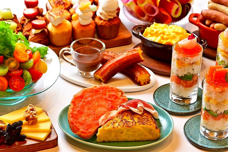 「ＯＭＯ５（おもふぁいぶ）小樽ｂｙ星野リゾート」の朝食ビュッフェの料理の数々