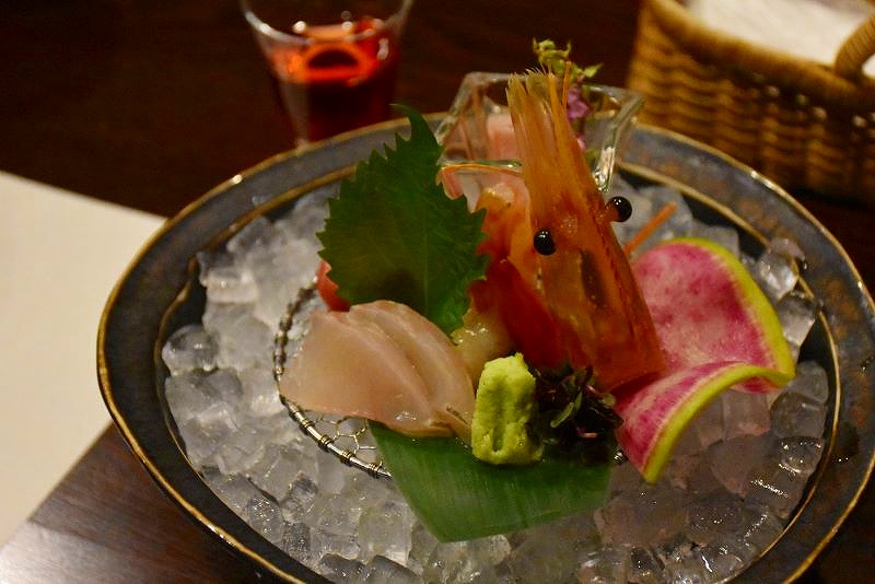 料理茶屋「ひな」で提供される、幻の魚イトウなどのおつくり「造里」