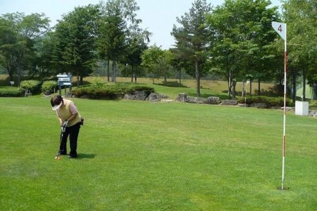 老若男女が楽しめる里見が丘公園のパークゴルフ場