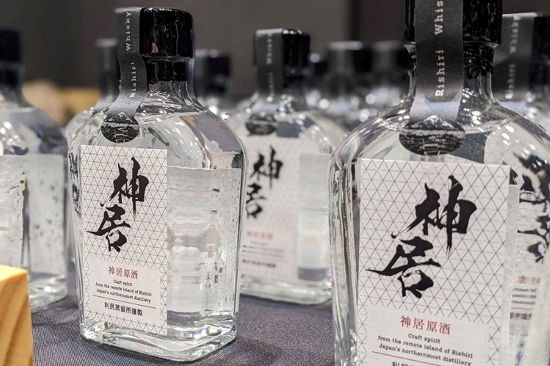 【入手困難品】カムイウイスキー　神居原酒 利尻「神居原酒」 アジア最大級のウイスキーコンペで銅賞 -
