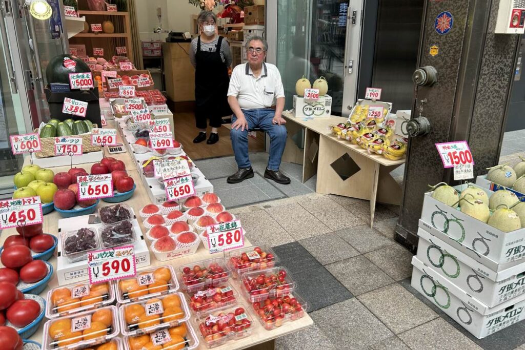 サンデパート時代から営業を続ける「サン・フルーツ」の店頭