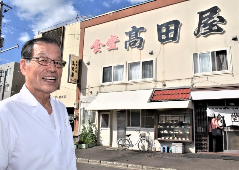 「父のように年を取っても元気に働きたい」と話す「高田屋」２代目店主の高田資久さん