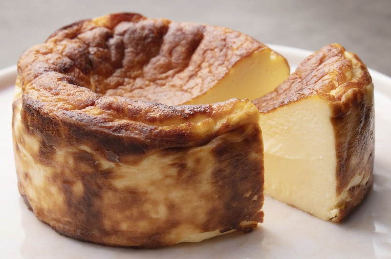 函館のチーズケーキ　全国Ｖ＊パティスリーメゾンフジヤ、道南初＊味のバランス、食感など評価