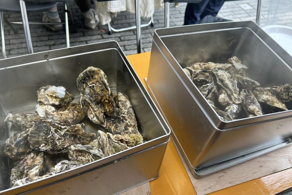 ガンガン焼きの「牡蠣」。１缶が２人前