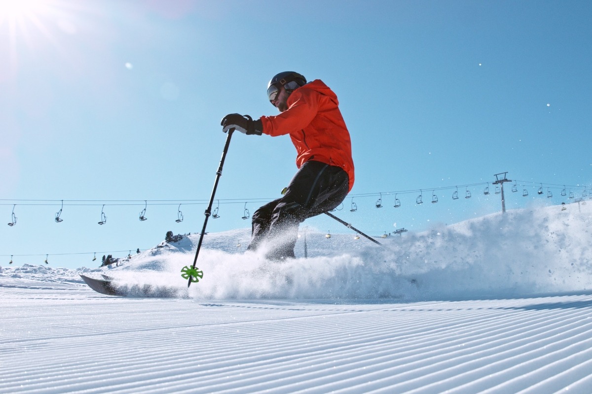 〈PR〉スキーヤー＆ボーダー向けヘルメット 安全にカッコよく！　2023~24冬のゲレンデを楽しむアイテム～スポーツ専門店に聞く