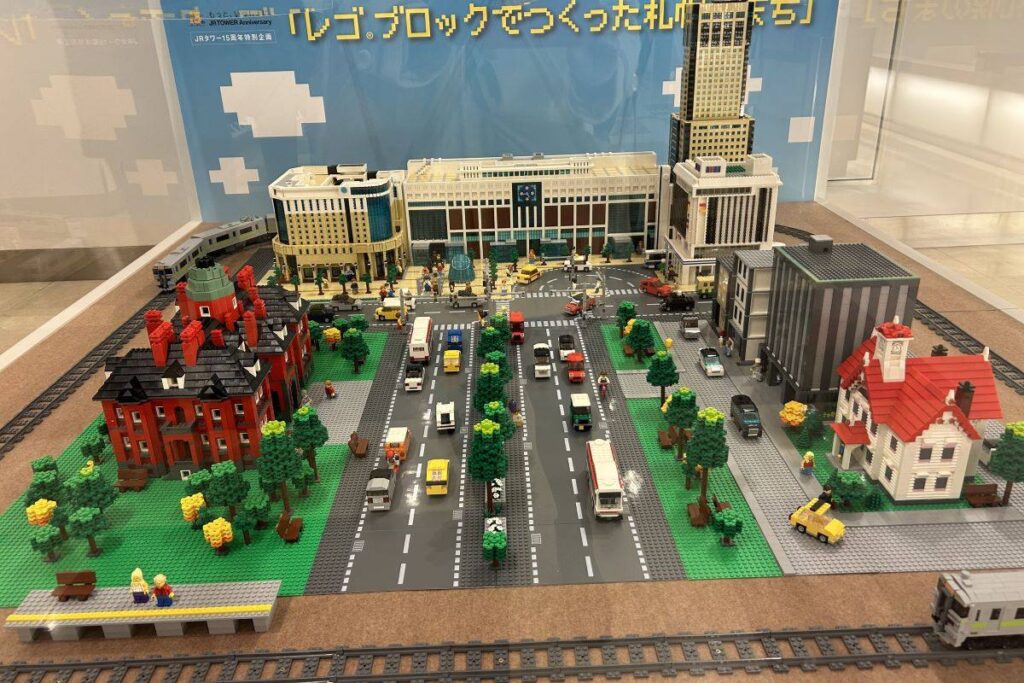 ６階に飾られている、レゴブロックでつくられた札幌の街並み