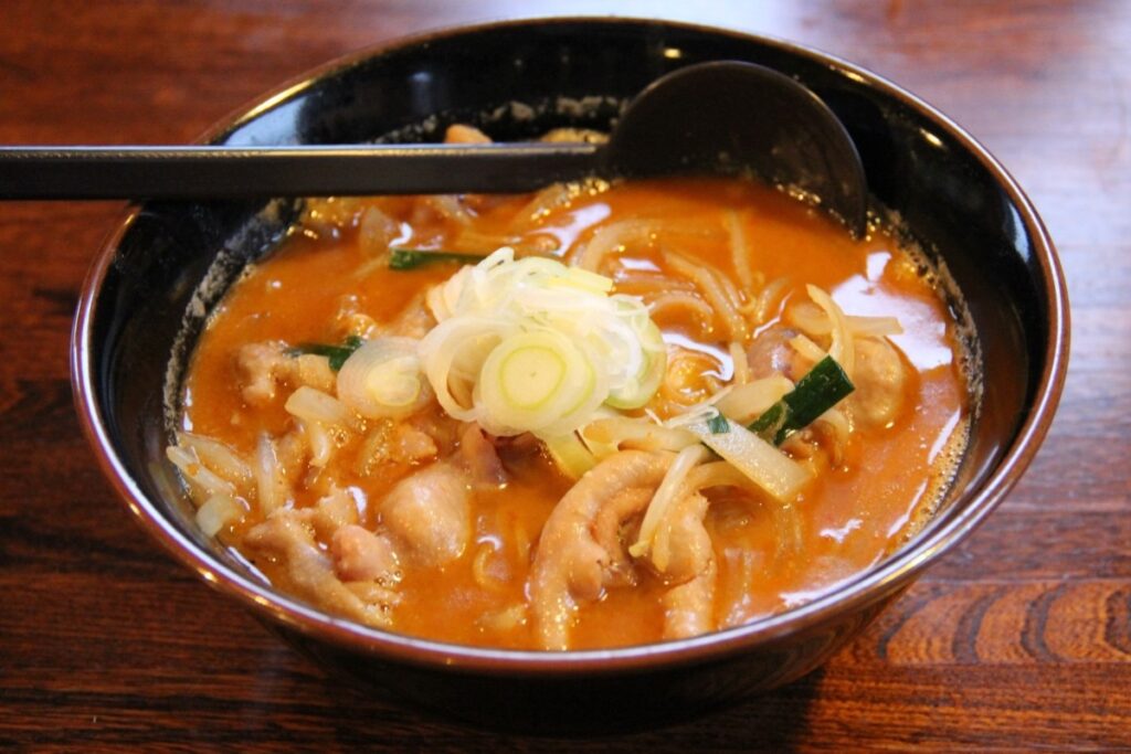 「おたる 蔵屋 総本店」の「ホルモンラーメン」