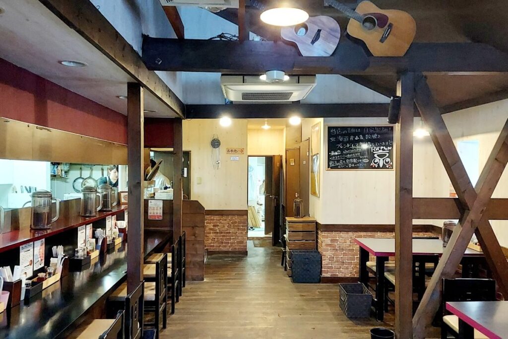 「京や」の店内