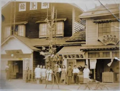 初代の「かくと徳島屋旅館」（當宮さん提供）