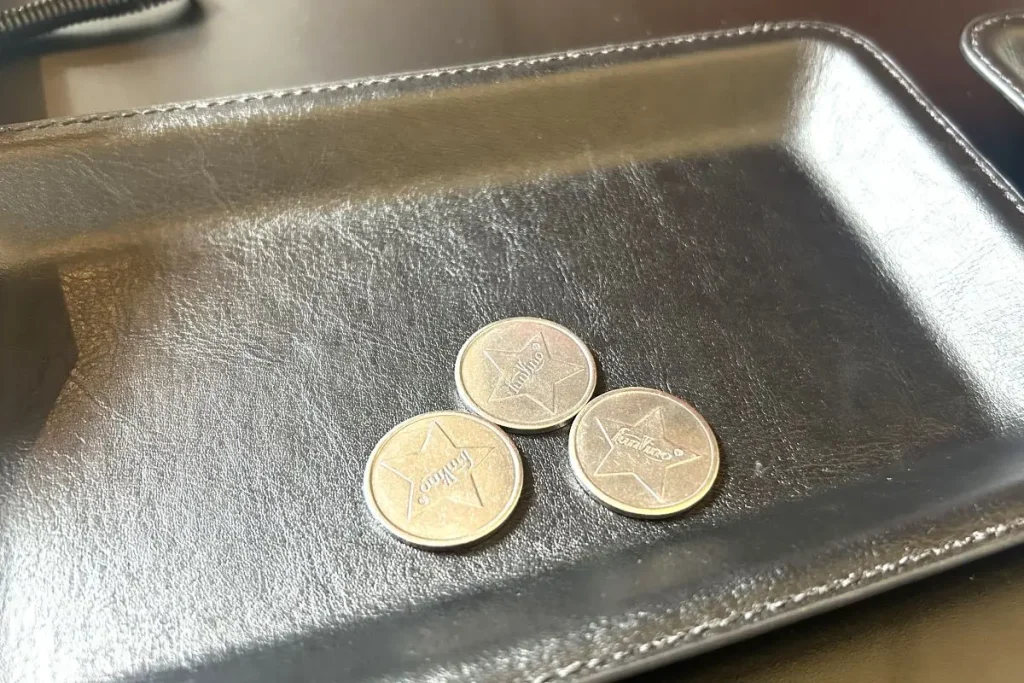 1500円支払うと手渡される３杯分のコイン