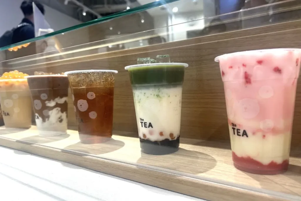 The TEAが提供している色とりどりのドリンク