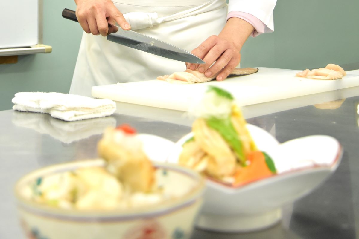 ＜旬！を味わう＞身近なホッケ　ひと工夫＊小骨抜かず薄く切る