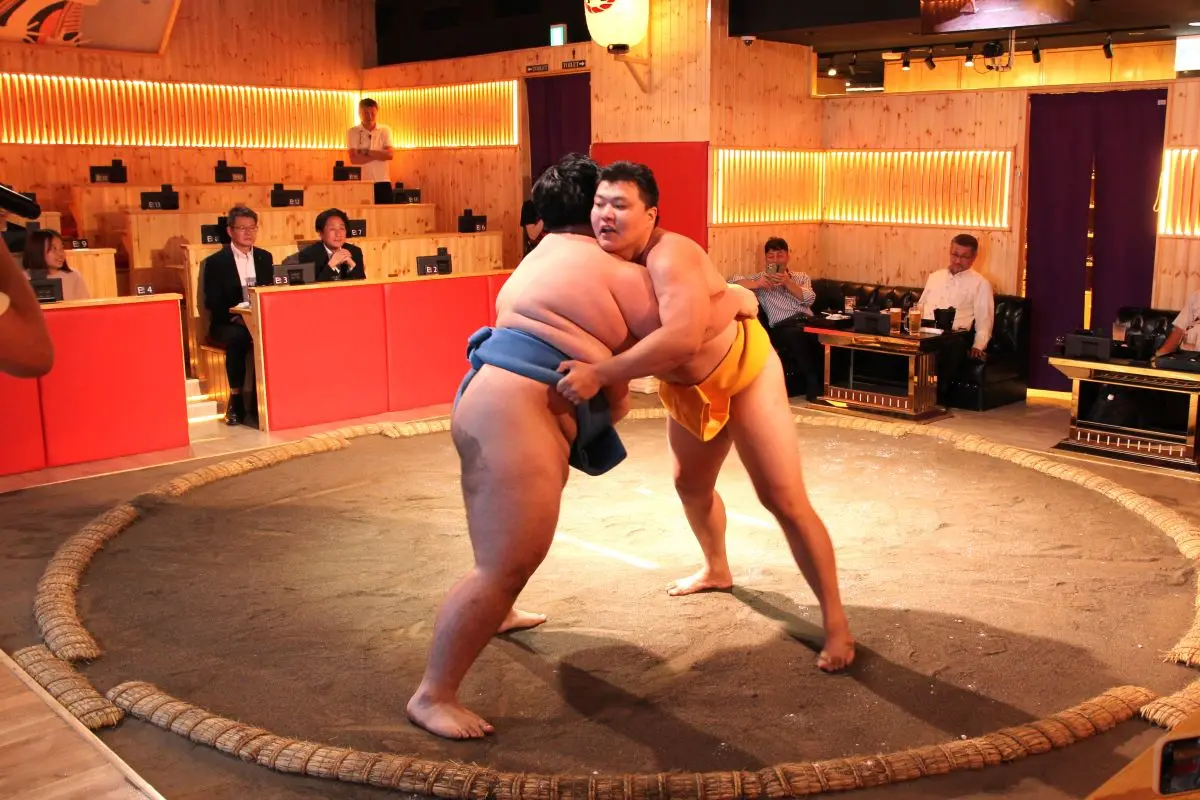 札幌・ススキノに「札幌相撲部屋娯楽」オープン！本物と同じ土俵で「相撲ショー」披露