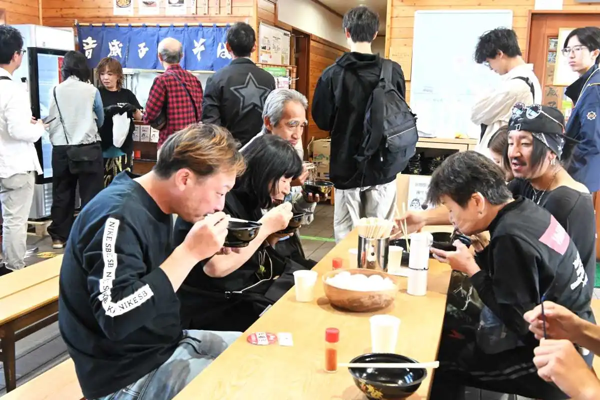 行列できる駅そば　12月まで営業延長＊音威子府＊新メニューも