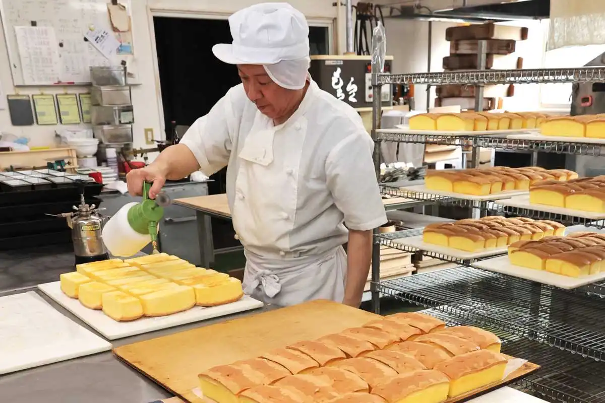 〈マチのこだわり味自慢〉中島菓子舗＝釧路市＊日本酒香る　しっとりケーキ