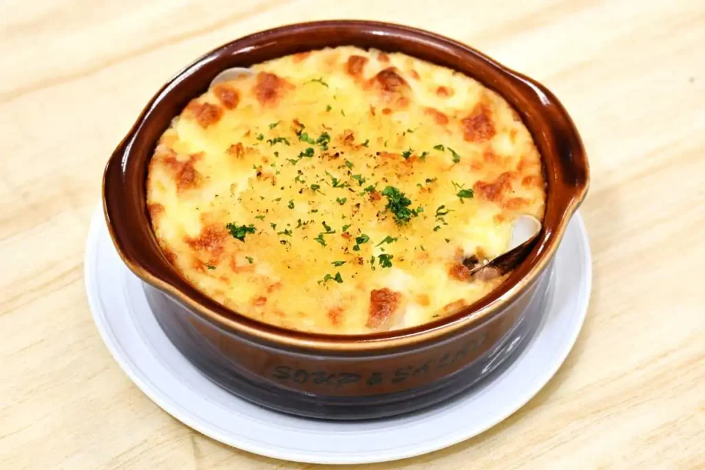 タラとアサリと白カブのグラティネ