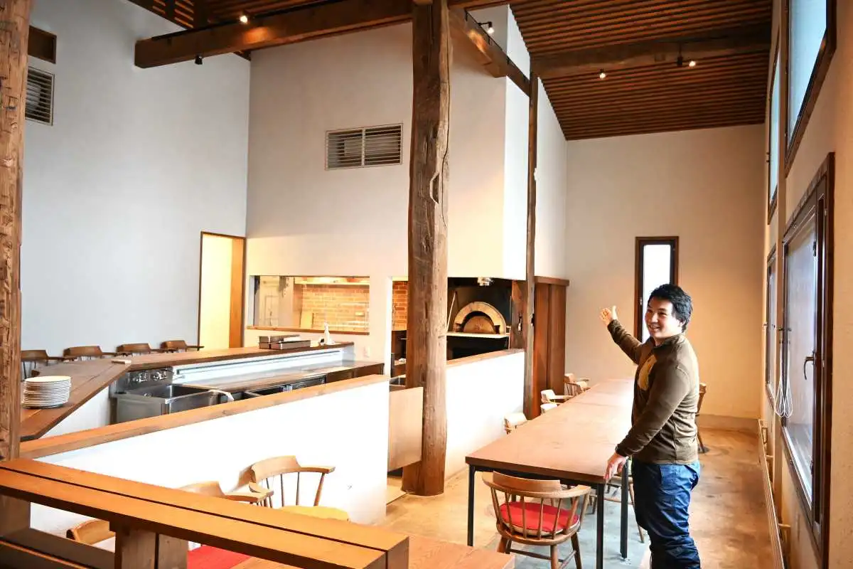 三笠の畑のレストランがワイナリー継承で再開