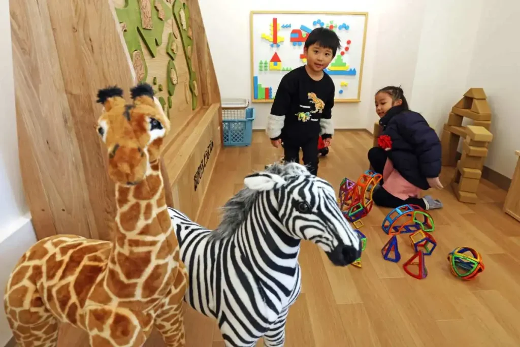おびひろ動物園東エリアにオープンした屋内休憩施