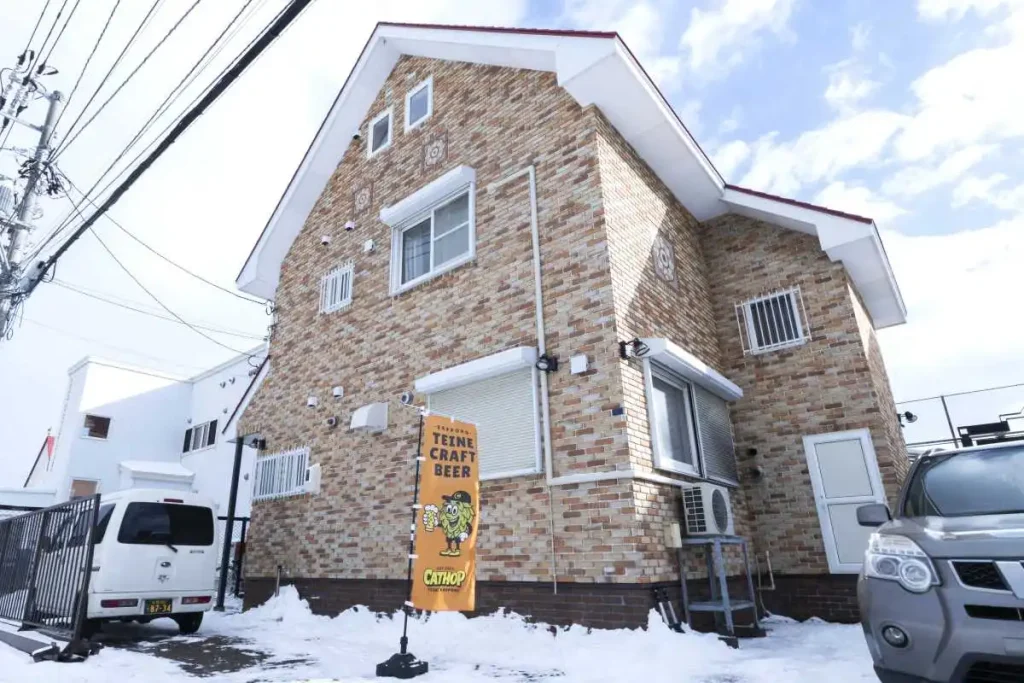 CAT　HOPが入る一軒家。販売もしている